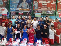 Dukung Atlet Muda, Kapolsek Parung Sambangi HS Boxing Camp