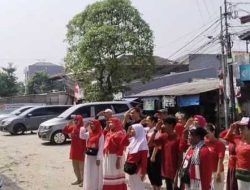 Kenang Jasa Para Pahlawan, Pedagang Pasar Kalideres Gelar Upacara Bendera Merah Putih